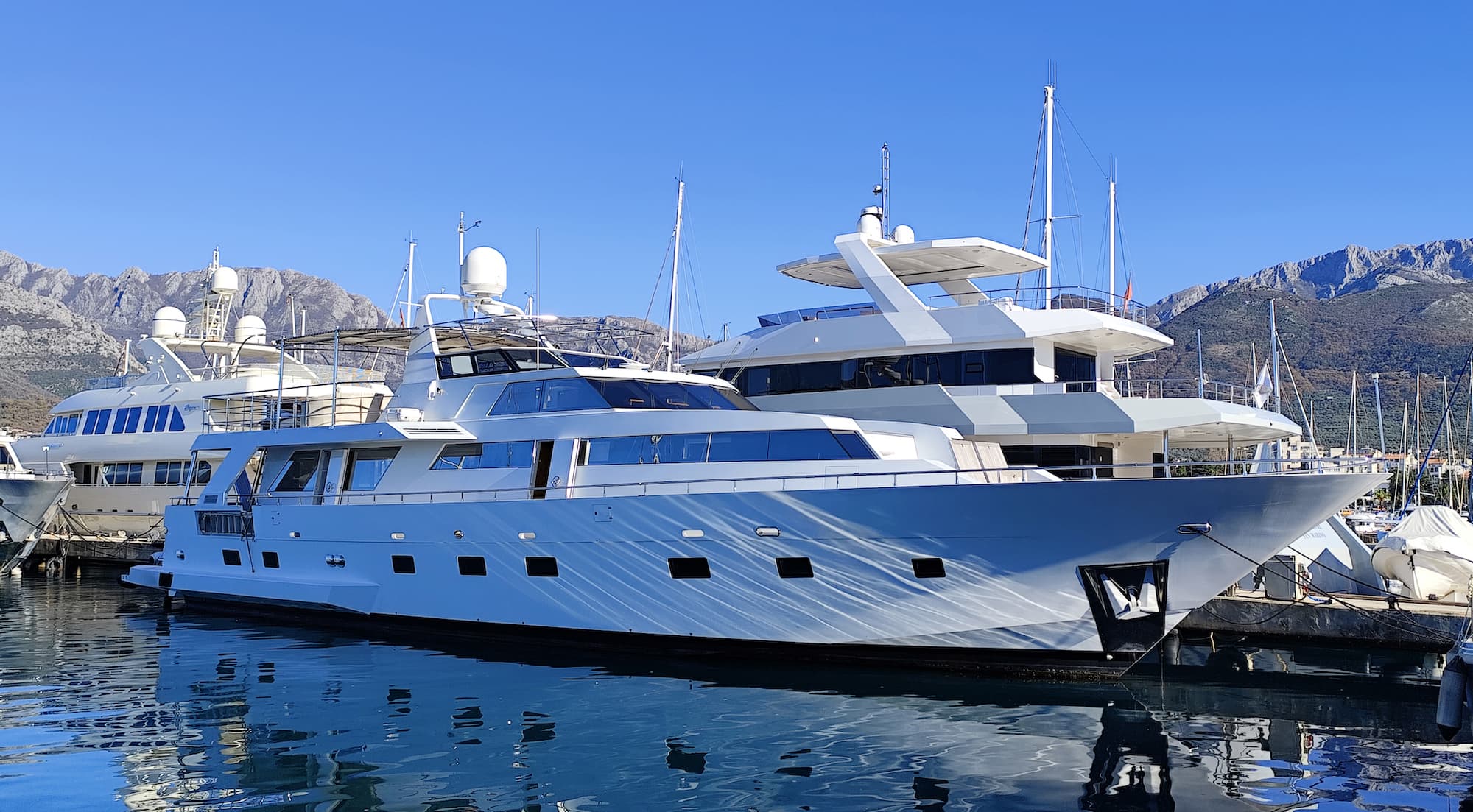 Heesen 83 “AQUA VIRGIN” (1984)