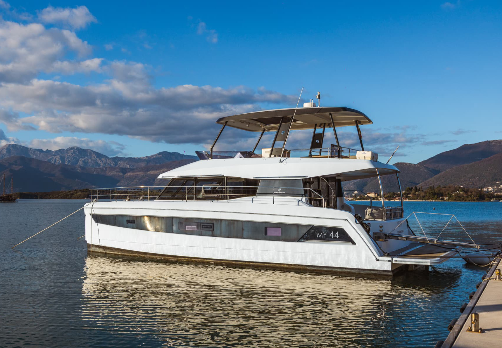 Fountaine Pajot MY 44 “SANTA DUET” (2019)