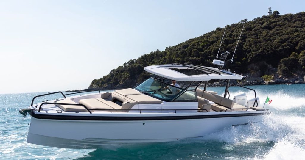 Axopar 37 Sun-Top (2025)